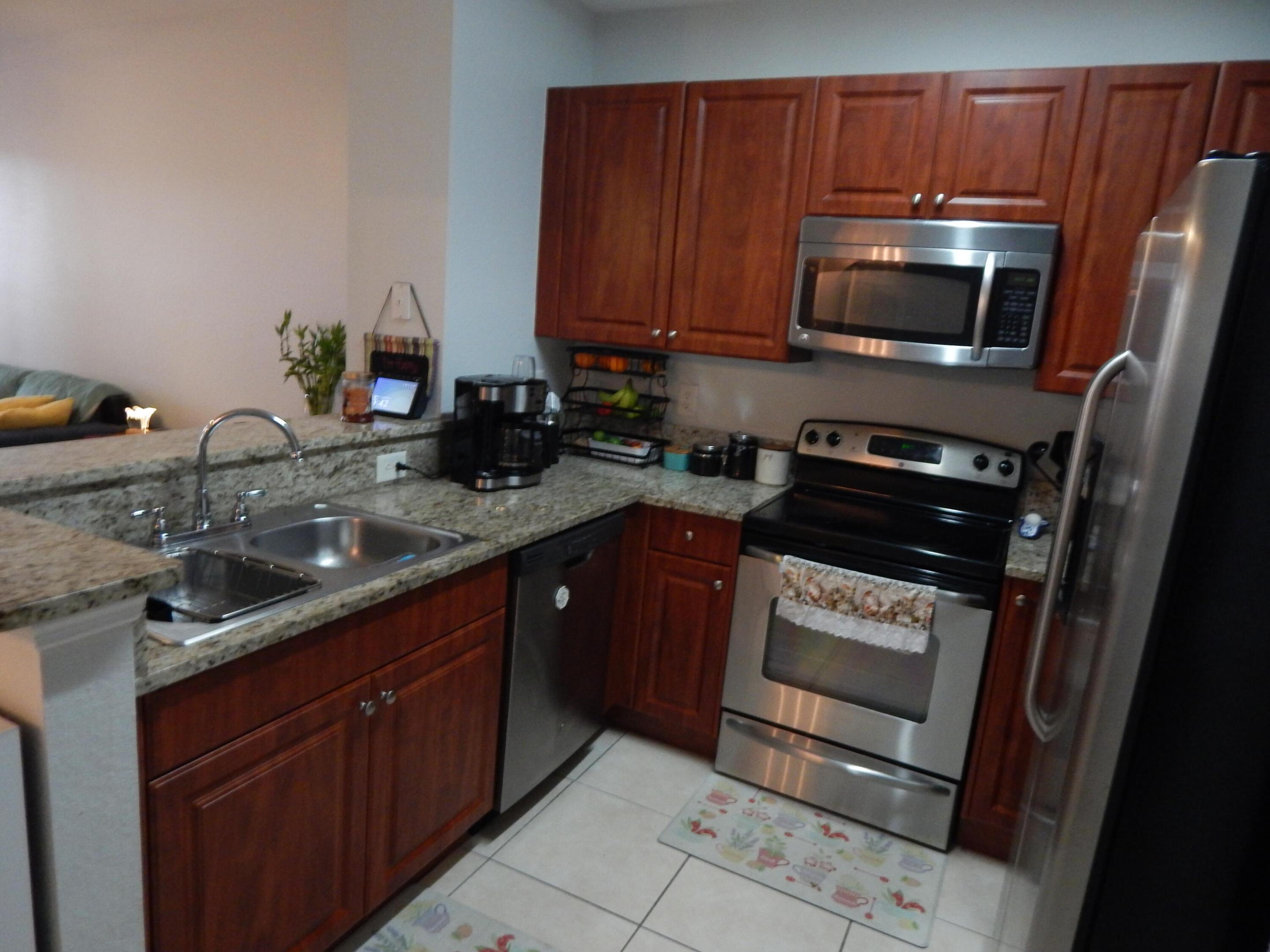 PALOMA LAKES CONDOMINIUM NO 1 - Residential