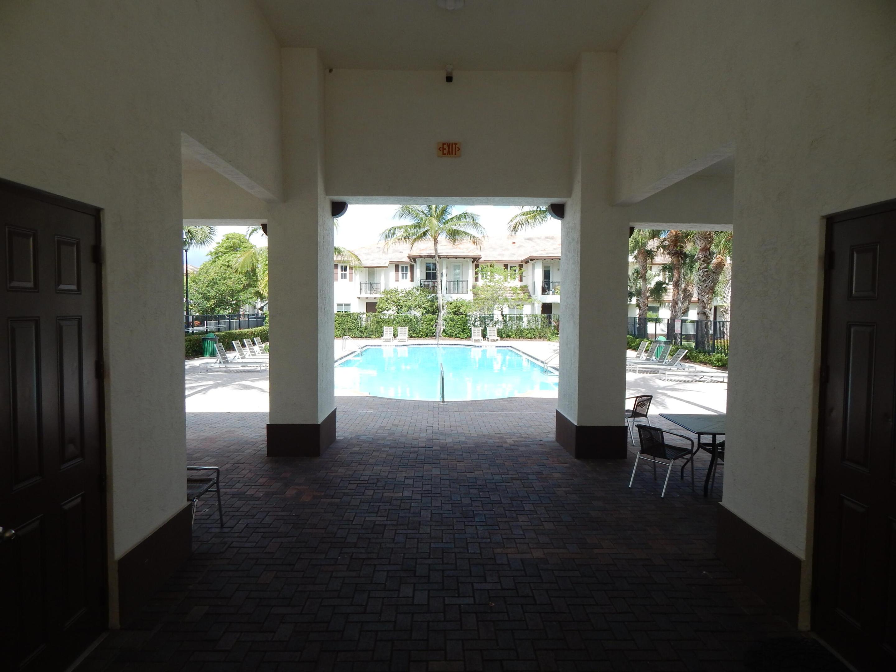 PALOMA LAKES CONDOMINIUM NO 1 - Residential