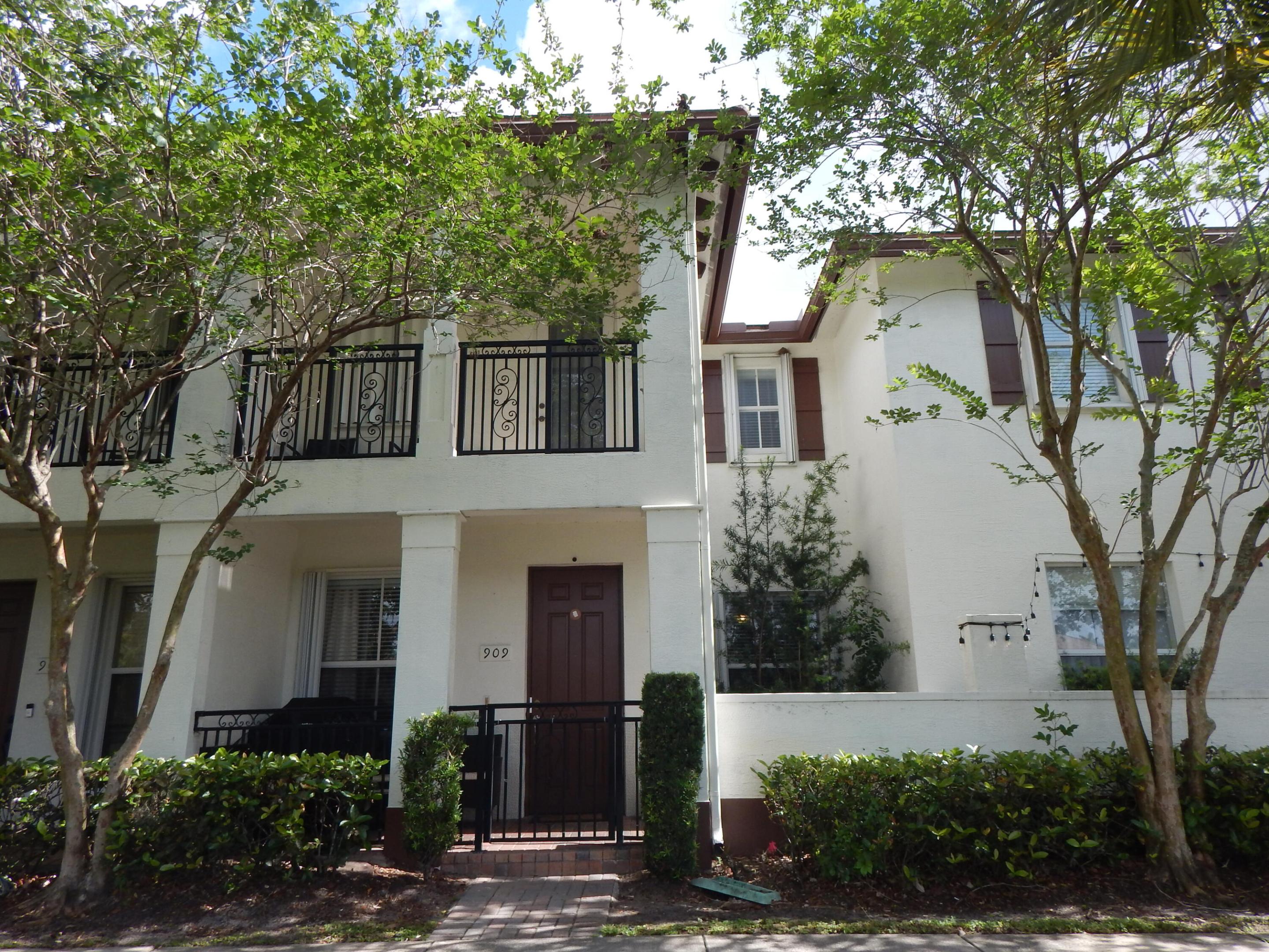 PALOMA LAKES CONDOMINIUM NO 1 - Residential