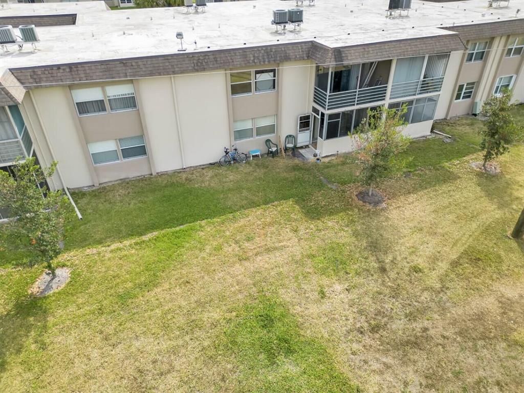 Photo of 500 Davis Road #29, Palm Springs, FL 33461 (MLS # R10875039)