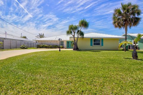 A home in Hutchinson Island