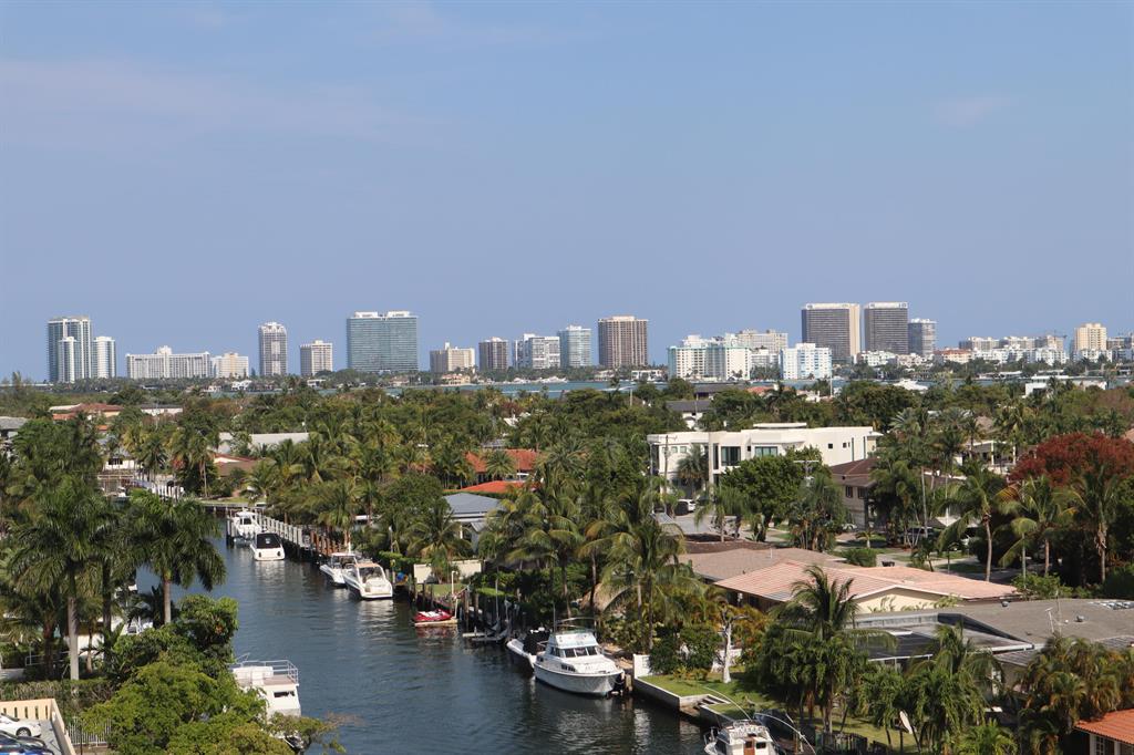 Gorgeous 2 bed/ 2 bath unit for rent located in the Keystone area. Unit has breathtaking views of the canal, bay area, Bal Harbour, and Miami Skyline. Freshly painted, spacious layout, equipped stainless steel appliances and 2 assigned parking spaces. Centrally located between the MIA and FLL airports. Minutes away to the famous Bal Harbour shops, Aventura mall, and beaches. Walking distance to several shops and restaurants.