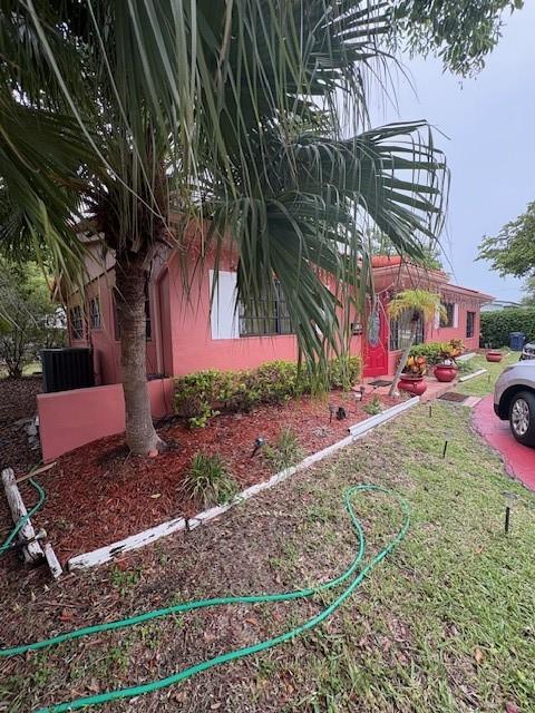 9281 Martinique Dr, Miami, FL, 33189/$680,000 1 9281 Martinique Dr