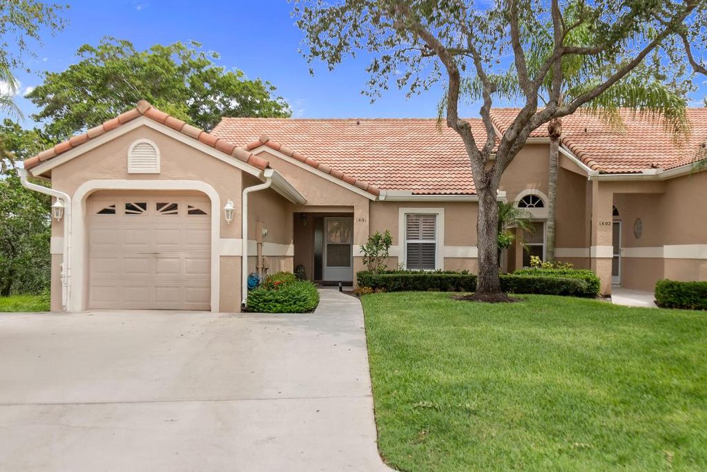 Photo of 1401 Mahogany Place, Palm Beach Gardens, FL 33418 (MLS # R11096842)