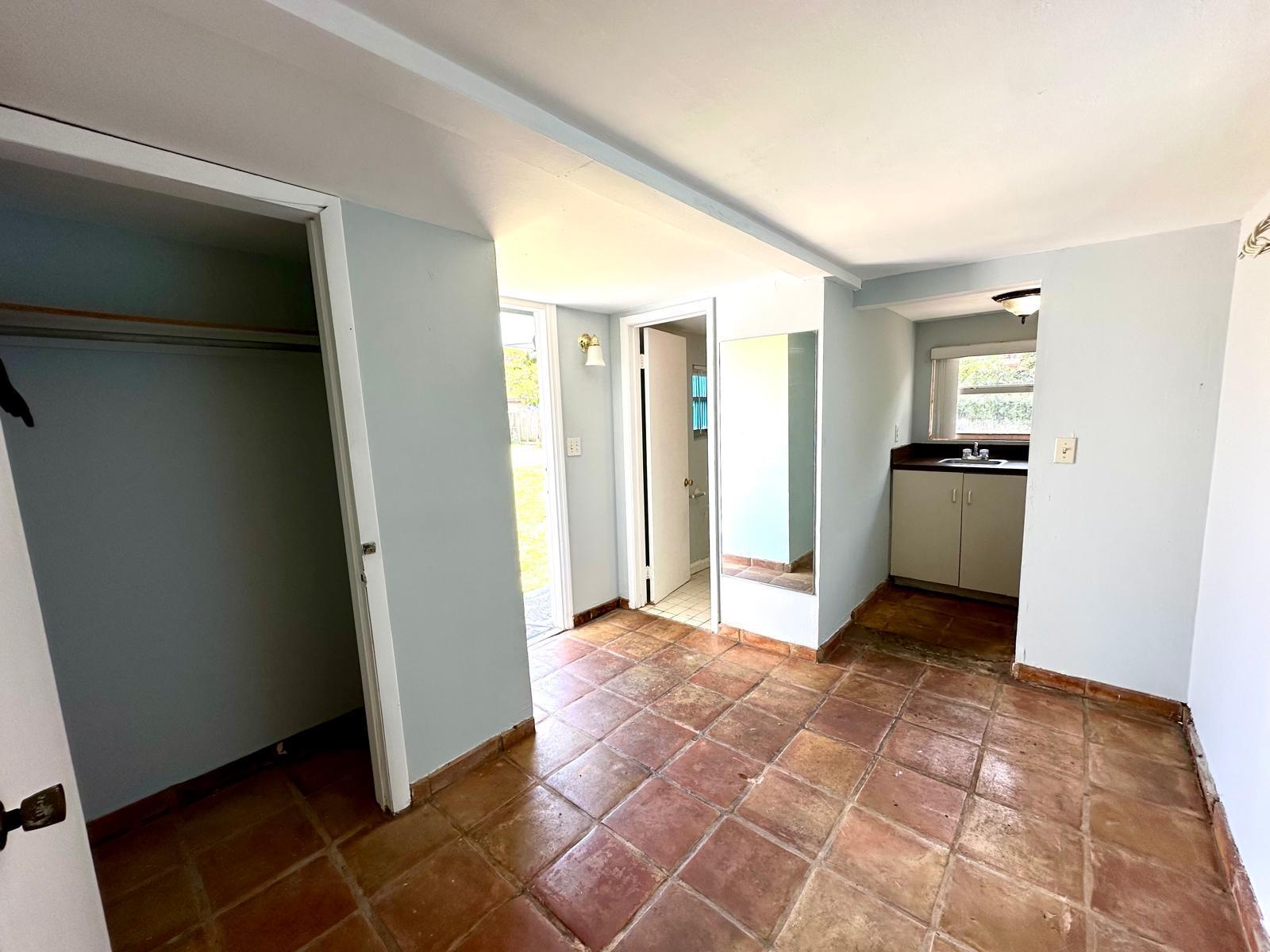 Studio apartment in West Palm Beach, freshly painted and move-in ready! Enjoy a convenient location, close to downtown's vibrant scene, restaurants, and shops. NO LAST MONTH, WATER AND ELECTRIC INCLUDED