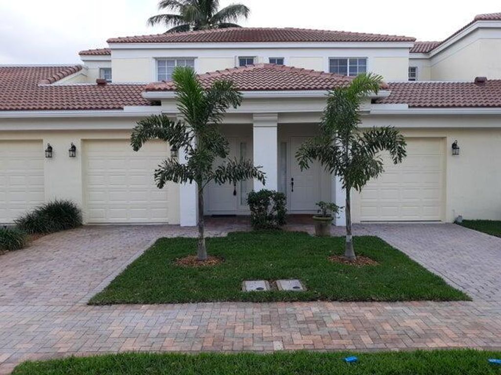 Photo of 528 Commons Drive, Palm Beach Gardens, FL 33418 (MLS # R10892662)