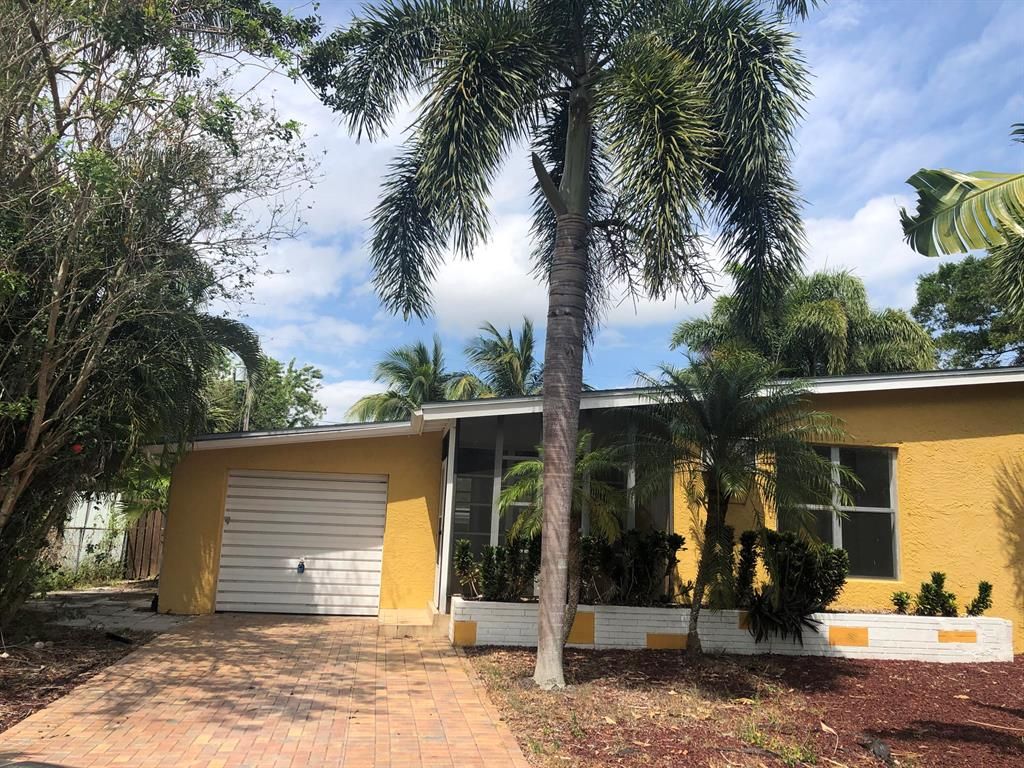 Photo of 125 SE Solaz Avenue, Port St Lucie, FL 34983 (MLS # R10877799)