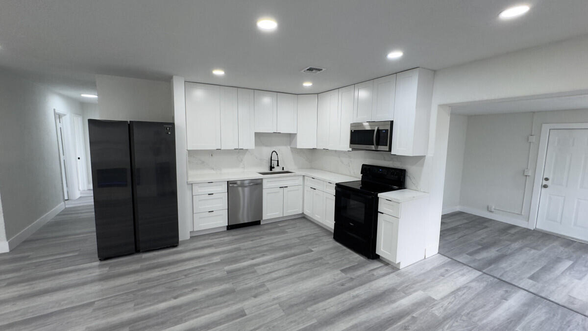 235 SW 21st Way