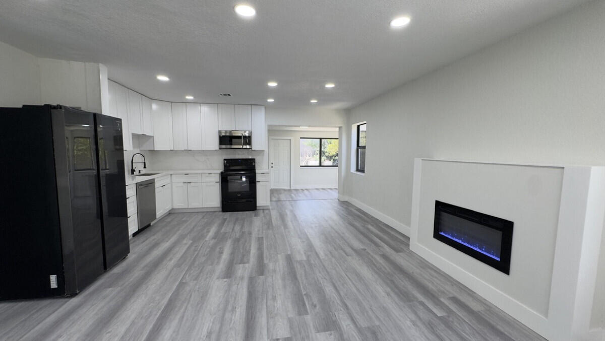 235 SW 21st Way