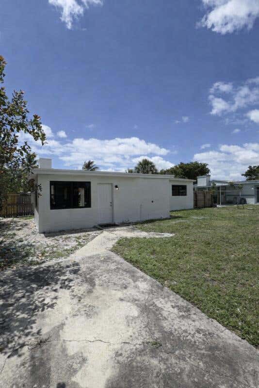 Photo of 235 SW 21st Way, Fort Lauderdale, FL 33312 (MLS # B26038250)
