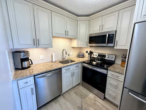 Tiny photo for 359 Oakridge T, Deerfield Beach, FL 33442 (MLS # R11135370)