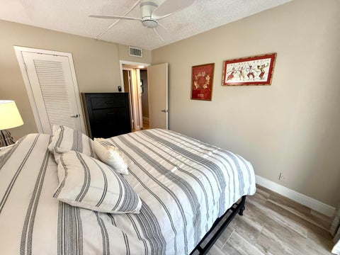 Tiny photo for 359 Oakridge T, Deerfield Beach, FL 33442 (MLS # R11135370)