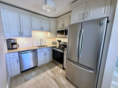 Photo of 359 Oakridge T, Deerfield Beach, FL 33442 (MLS # R11135370)