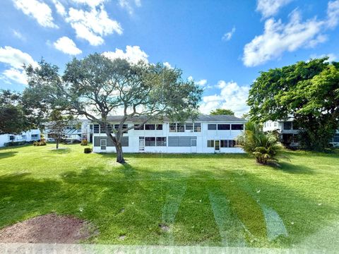 Tiny photo for 359 Oakridge T, Deerfield Beach, FL 33442 (MLS # R11135370)
