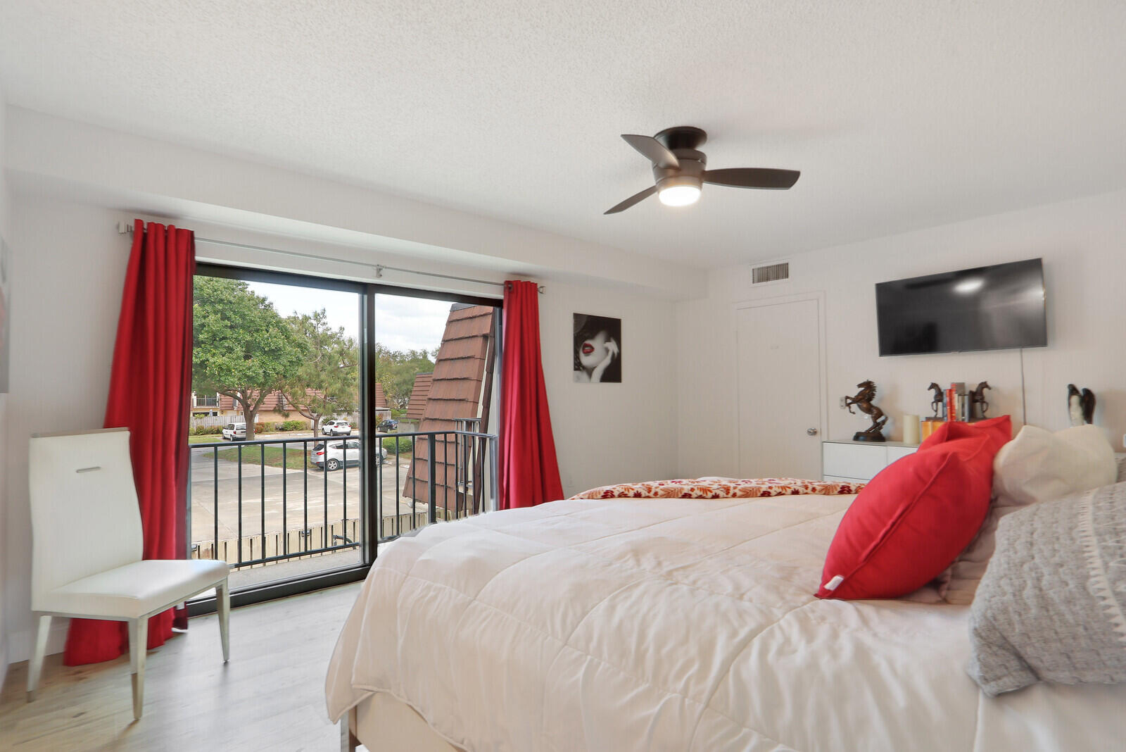 GARDEN LAKES AND GARDEN SQUARE SHOPS - Residential