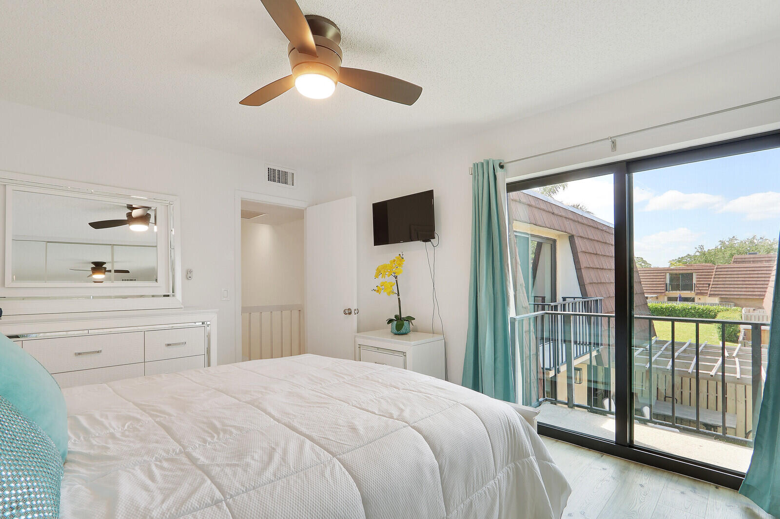 GARDEN LAKES AND GARDEN SQUARE SHOPS - Residential