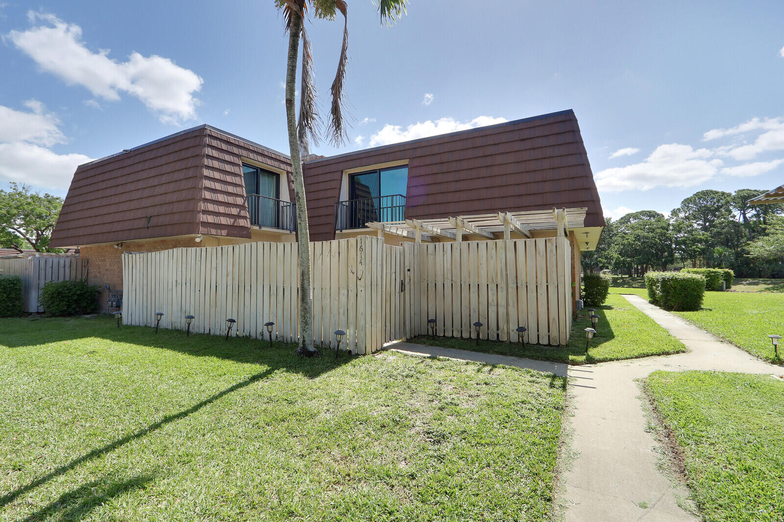 GARDEN LAKES AND GARDEN SQUARE SHOPS - Residential