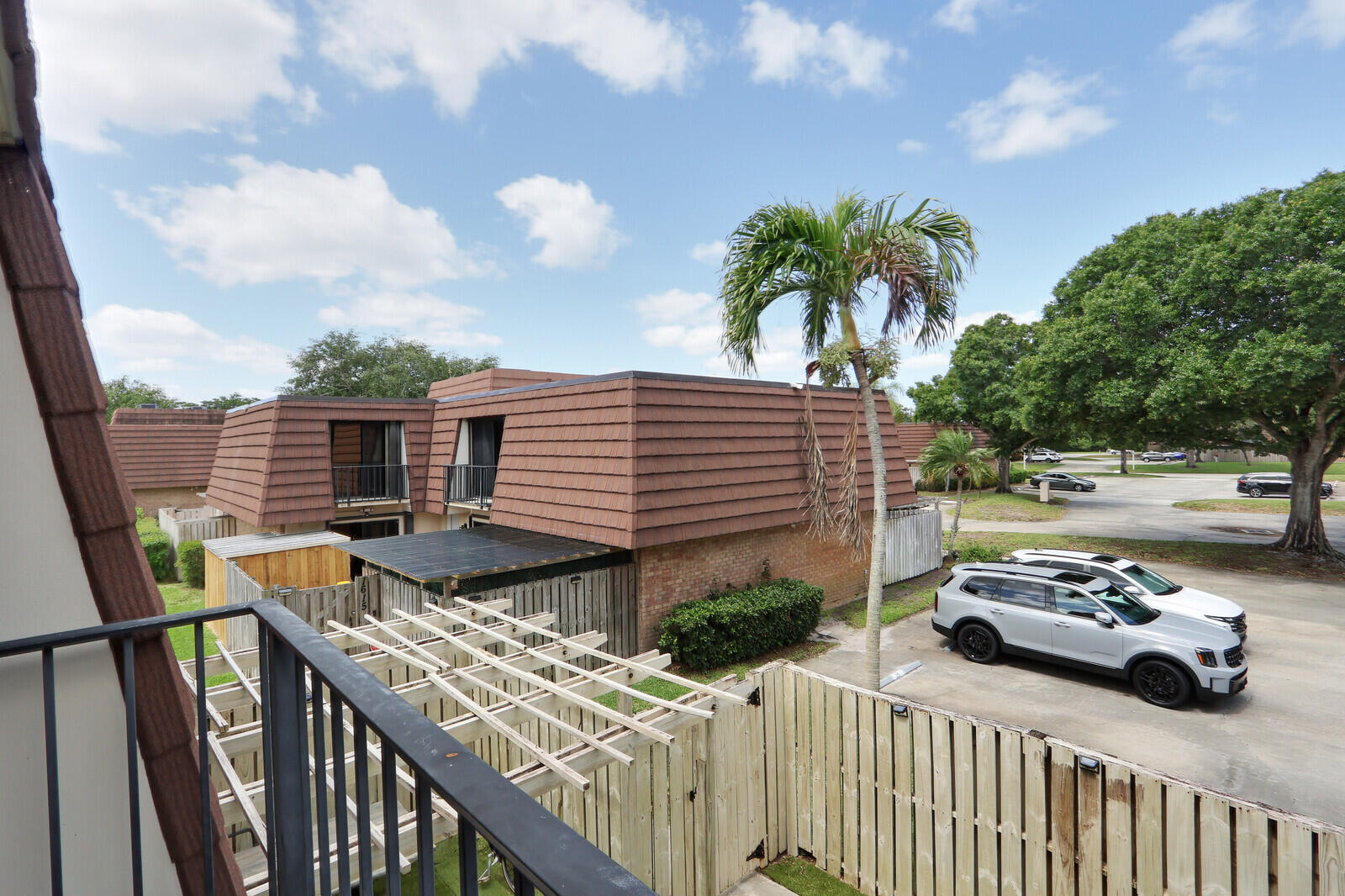 GARDEN LAKES AND GARDEN SQUARE SHOPS - Residential