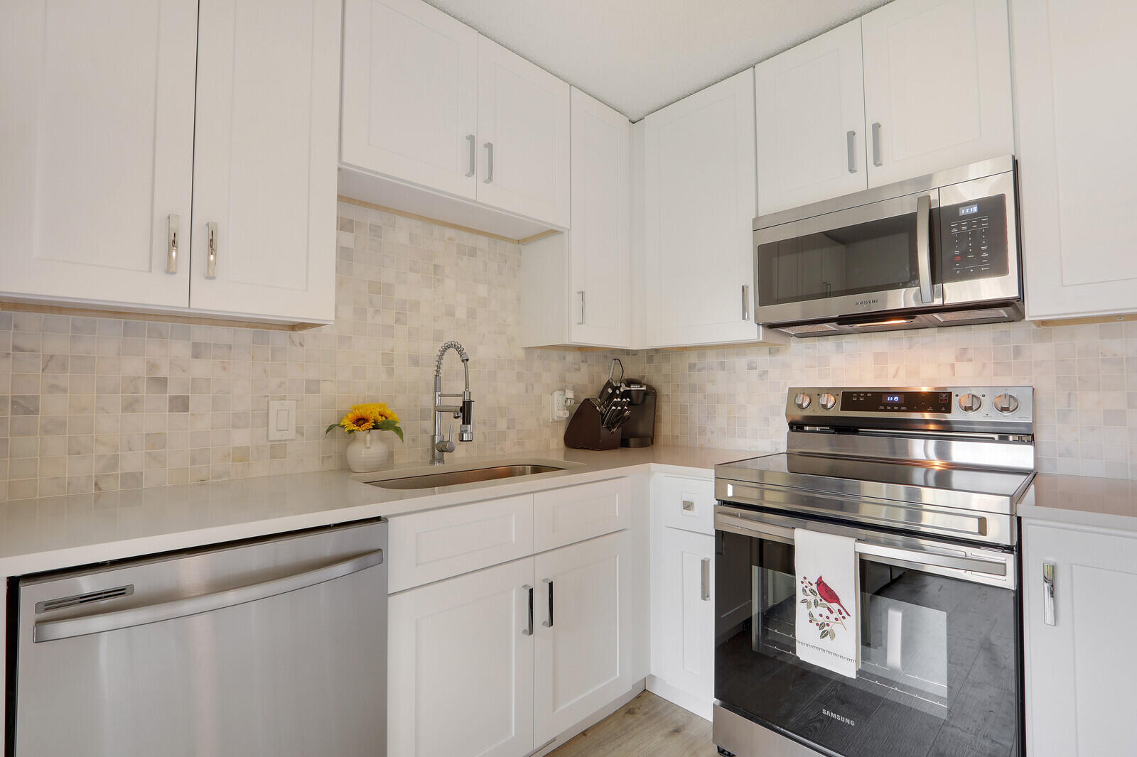 GARDEN LAKES AND GARDEN SQUARE SHOPS - Residential