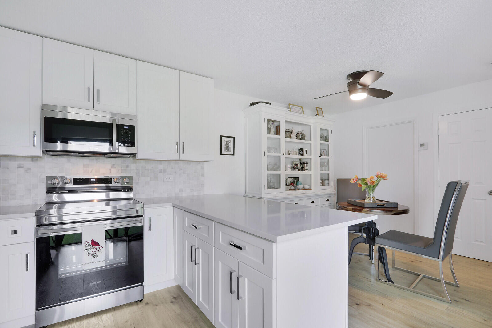 GARDEN LAKES AND GARDEN SQUARE SHOPS - Residential