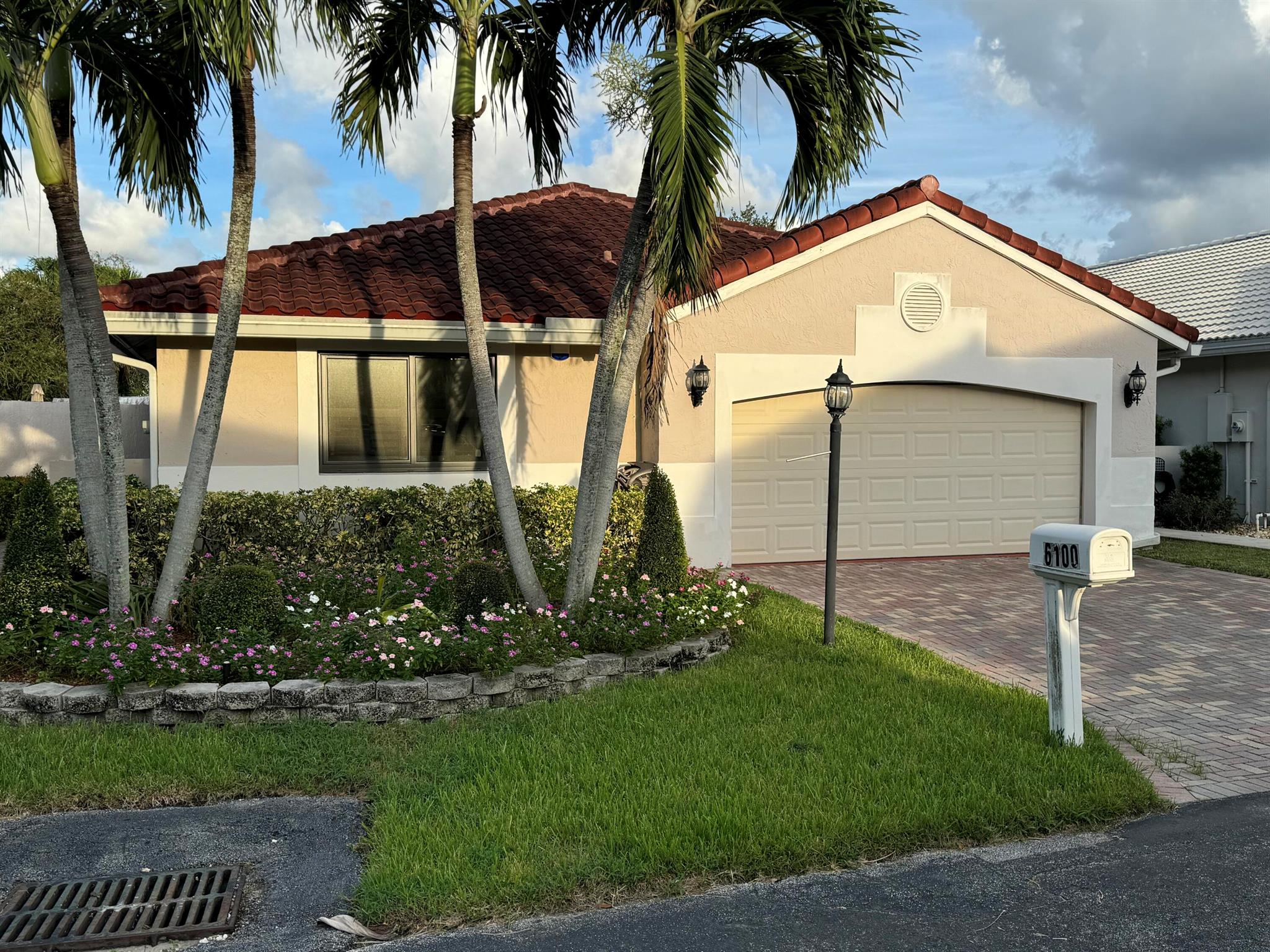 This home offers 3 spacious bedrooms, 2 bathrooms, large common areas, lots of closet space and a 2-car garage. It boasts a large terrace perfect for entertaining. Move-in ready in a highly desirable neighborhood w/ a community pool, parks with tennis and basketball courts and more. Easy access to I-75 via Griffin Road or Sheridan St. Excellent public A+ schools, Hawkes Bluff Elementary, Silver Trail Middle and West Broward HS. Close to Publix, Lowes, Home Depot and shopping malls, major hospitals and restaurants.
