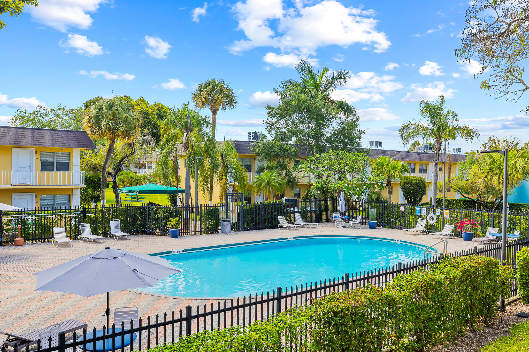 VILLAGE PARK AT OAKLAND CONDO - Residential