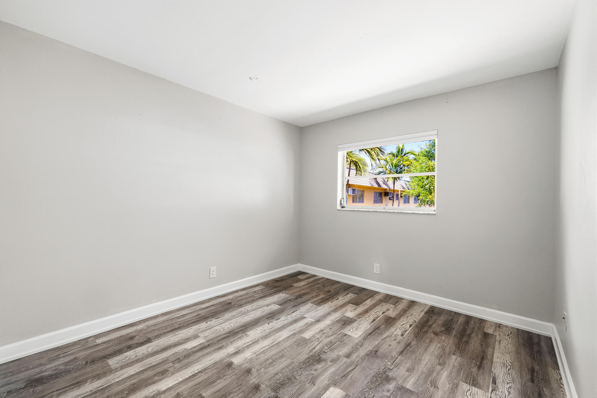 VILLAGE PARK AT OAKLAND CONDO - Residential