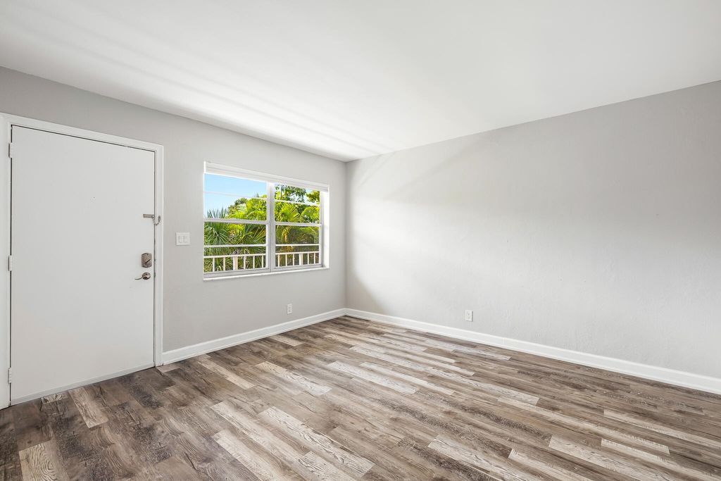 Photo of 5162 NE 6th Avenue #317, Oakland Park, FL 33334 (MLS # B26022825)