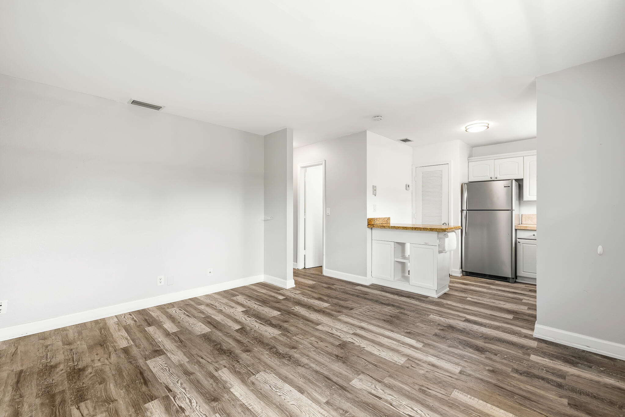 VILLAGE PARK AT OAKLAND CONDO - Residential