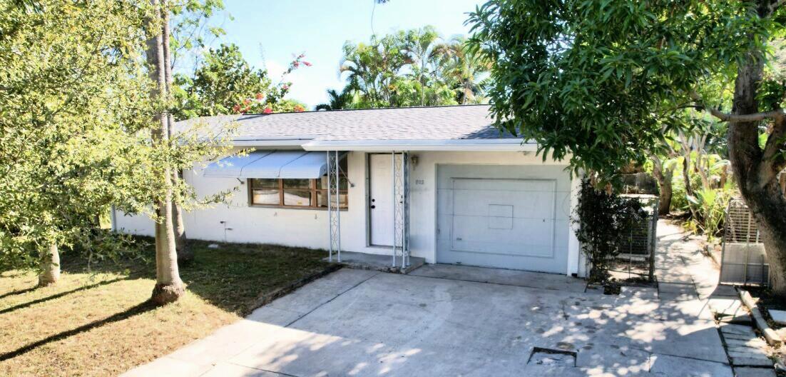 802 Lytle Street