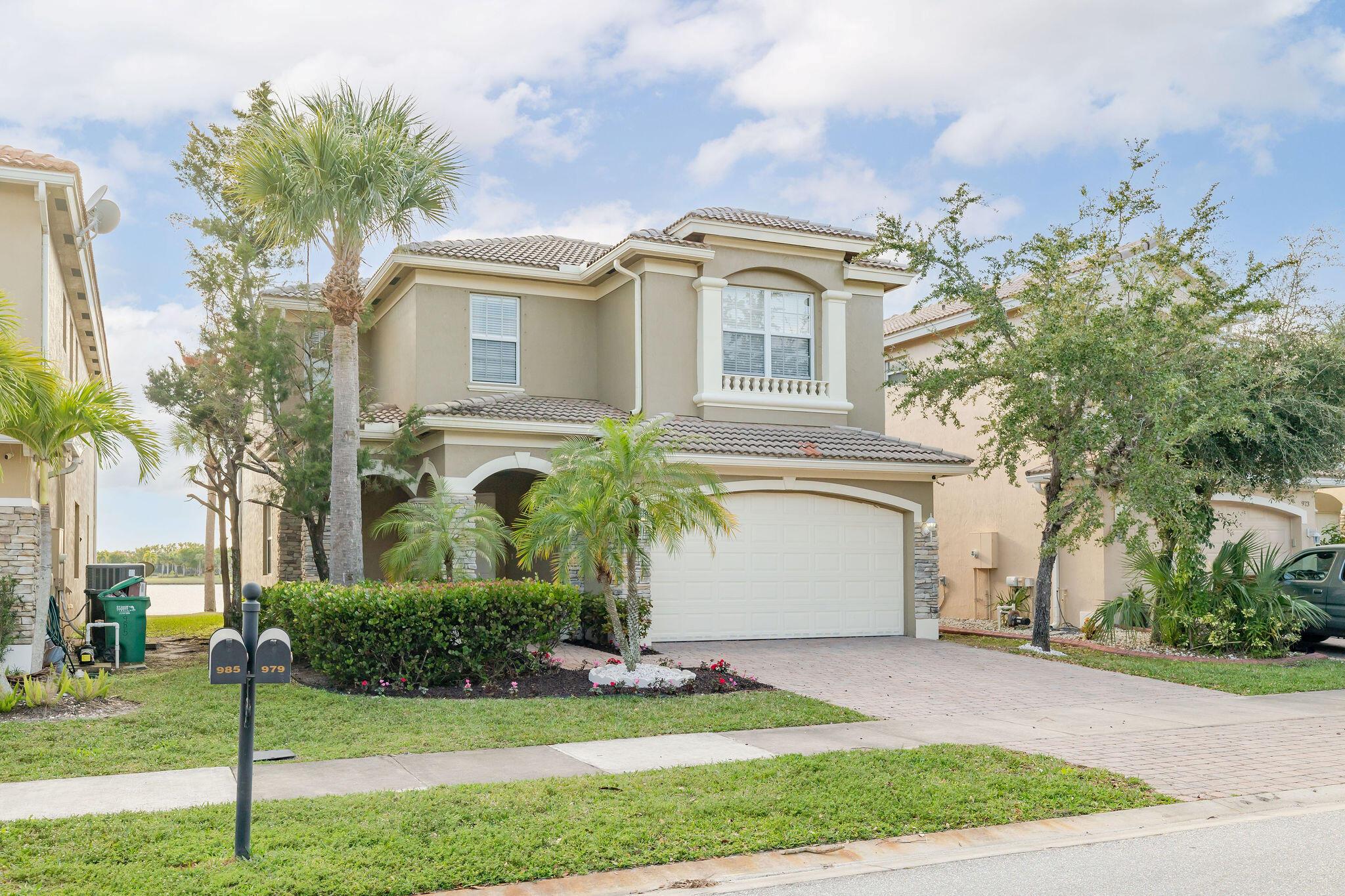 VIZCAYA FALLS - Residential