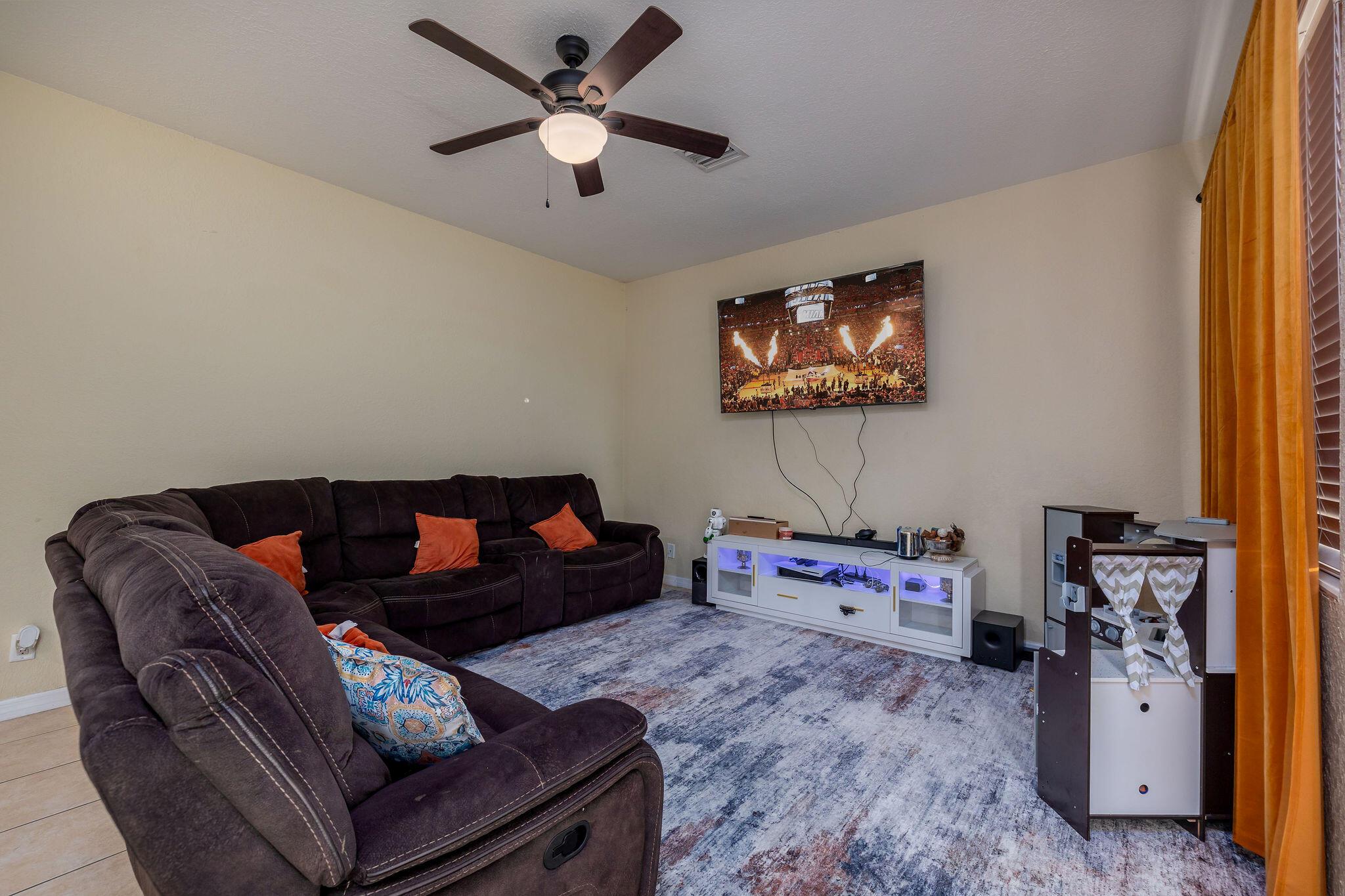 VIZCAYA FALLS - Residential