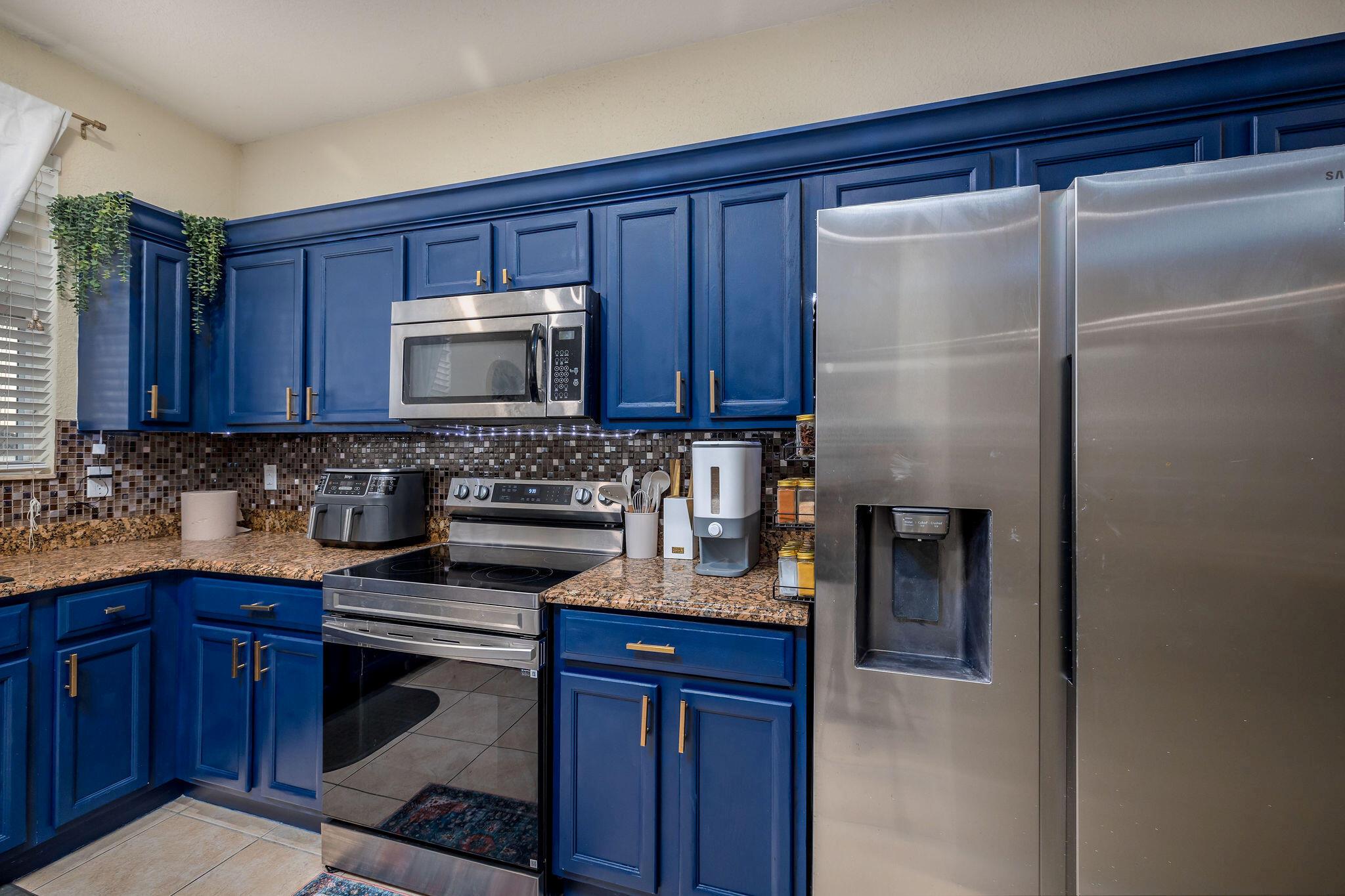 VIZCAYA FALLS - Residential