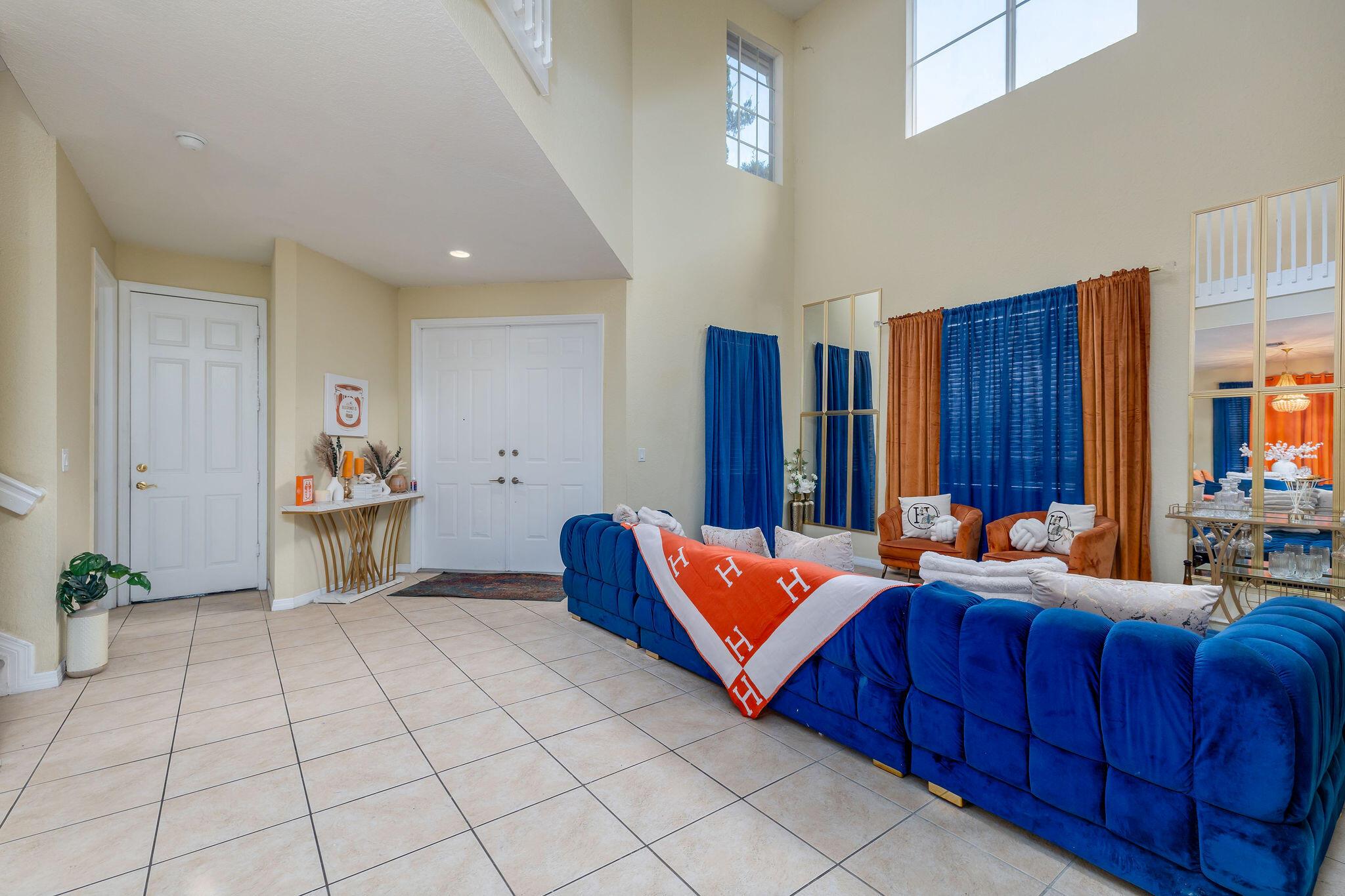 VIZCAYA FALLS - Residential