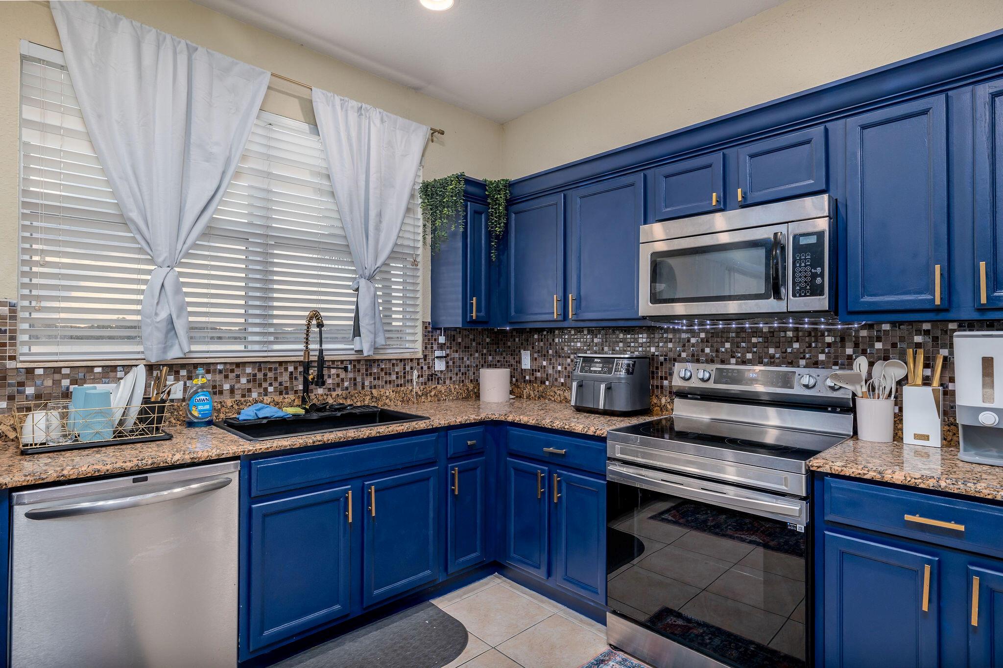 VIZCAYA FALLS - Residential