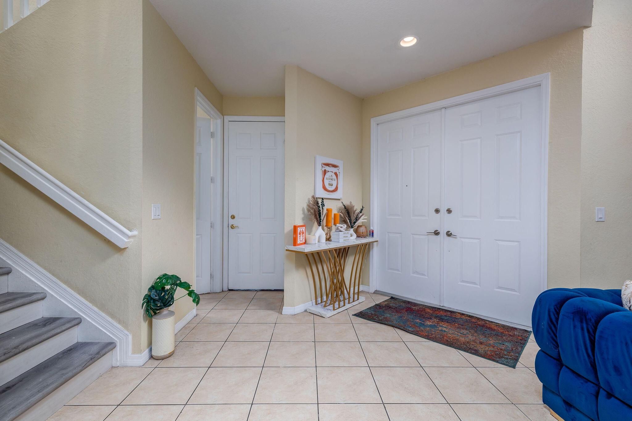 VIZCAYA FALLS - Residential