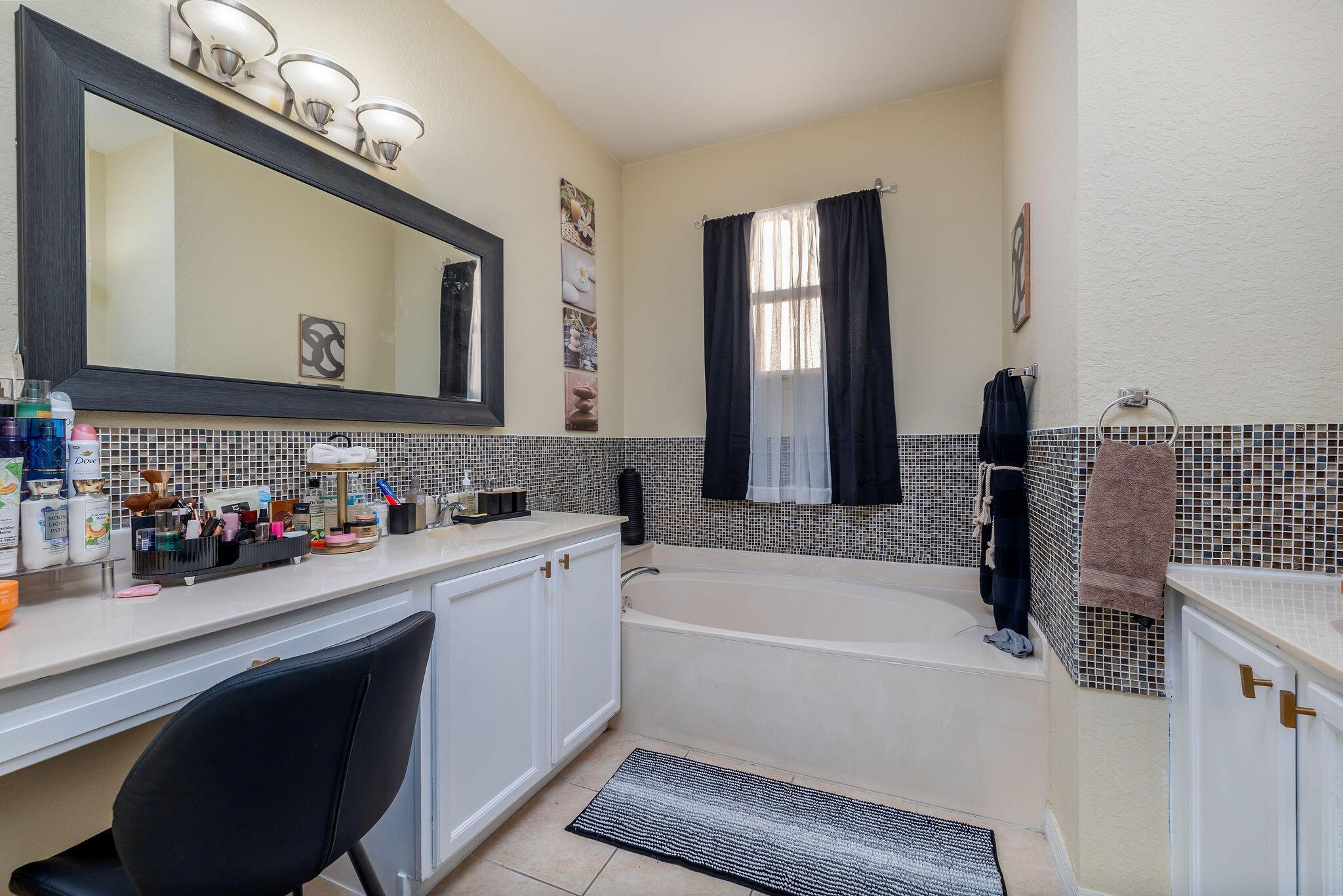 VIZCAYA FALLS - Residential