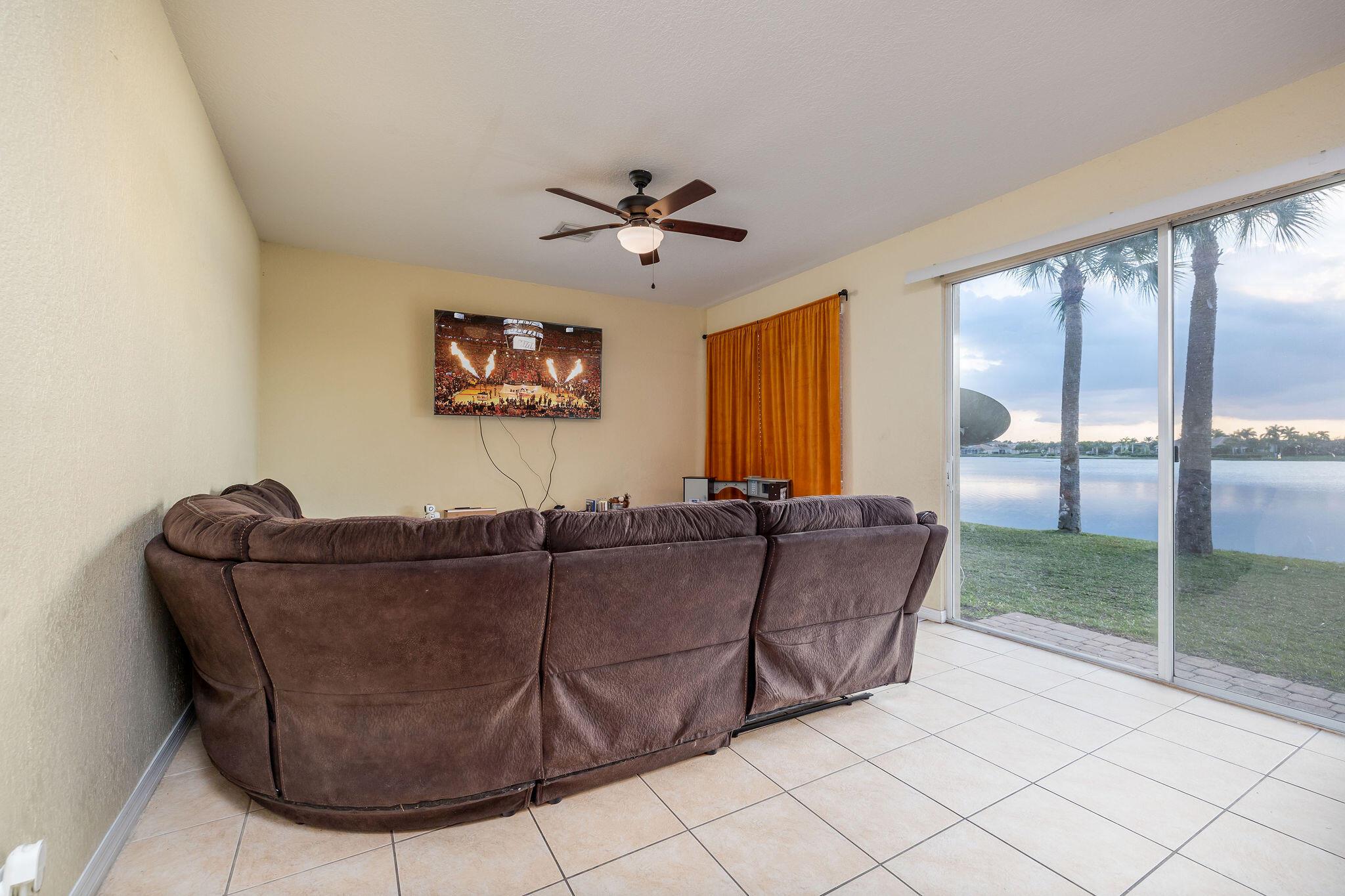 VIZCAYA FALLS - Residential