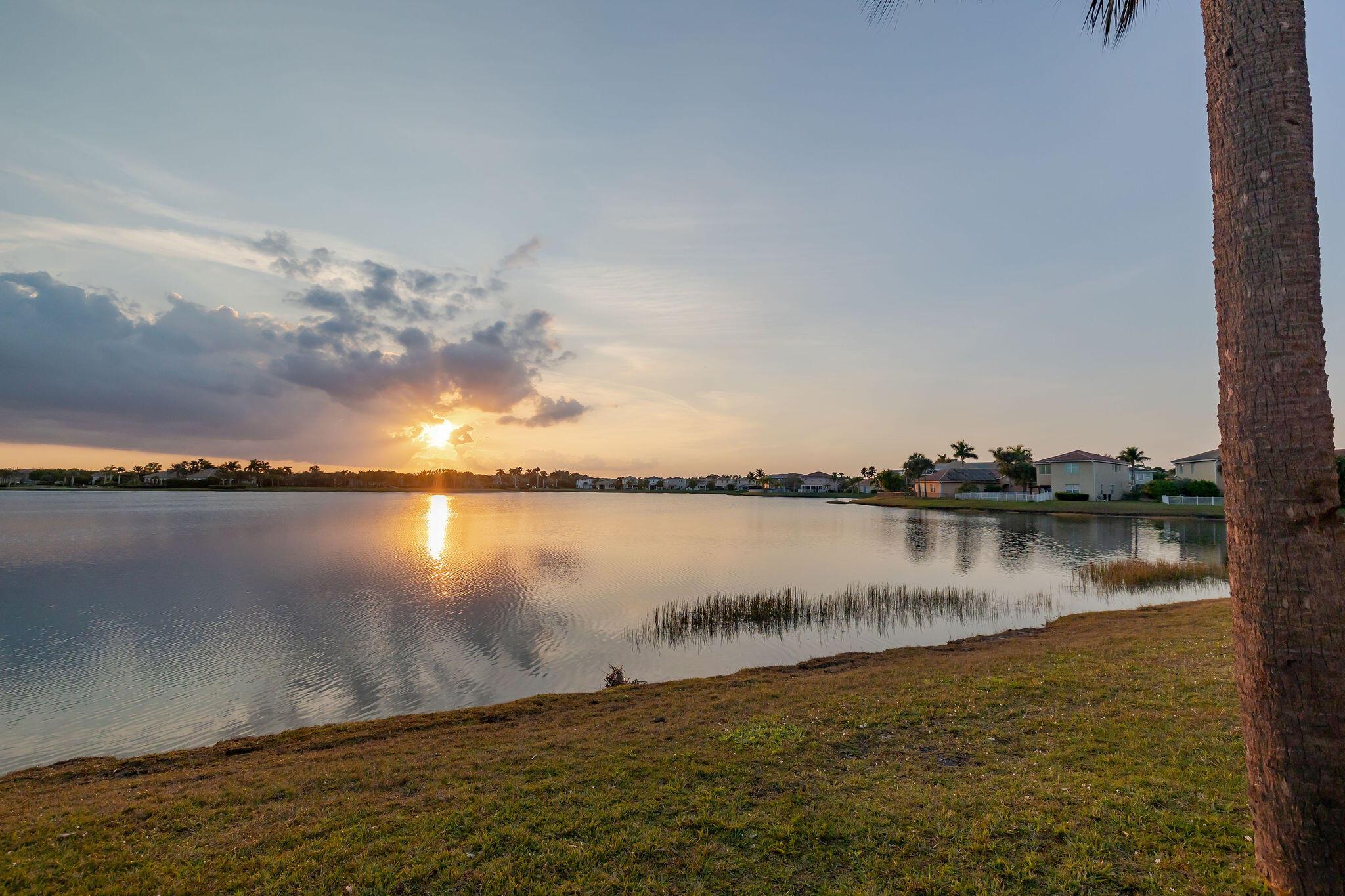 VIZCAYA FALLS - Residential