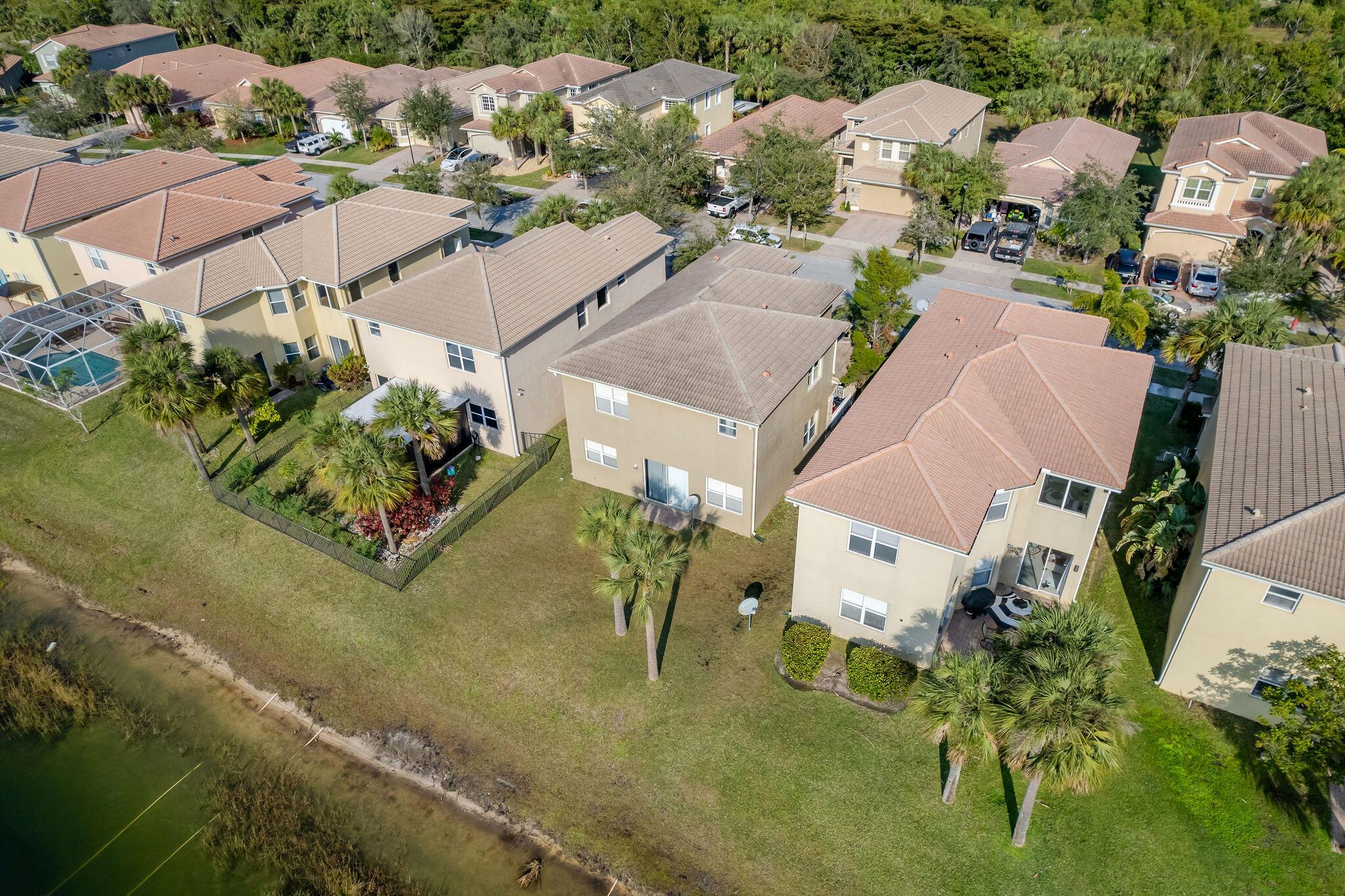 VIZCAYA FALLS - Residential