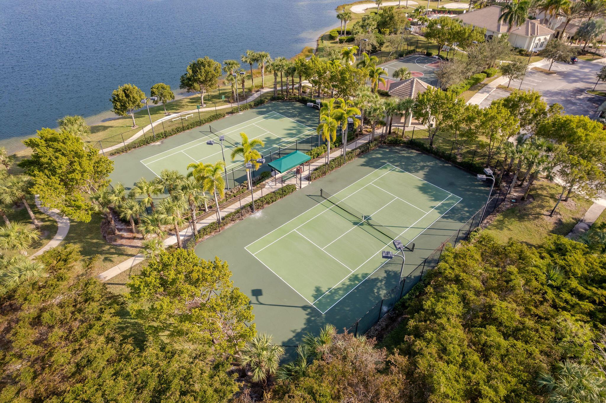 VIZCAYA FALLS - Residential