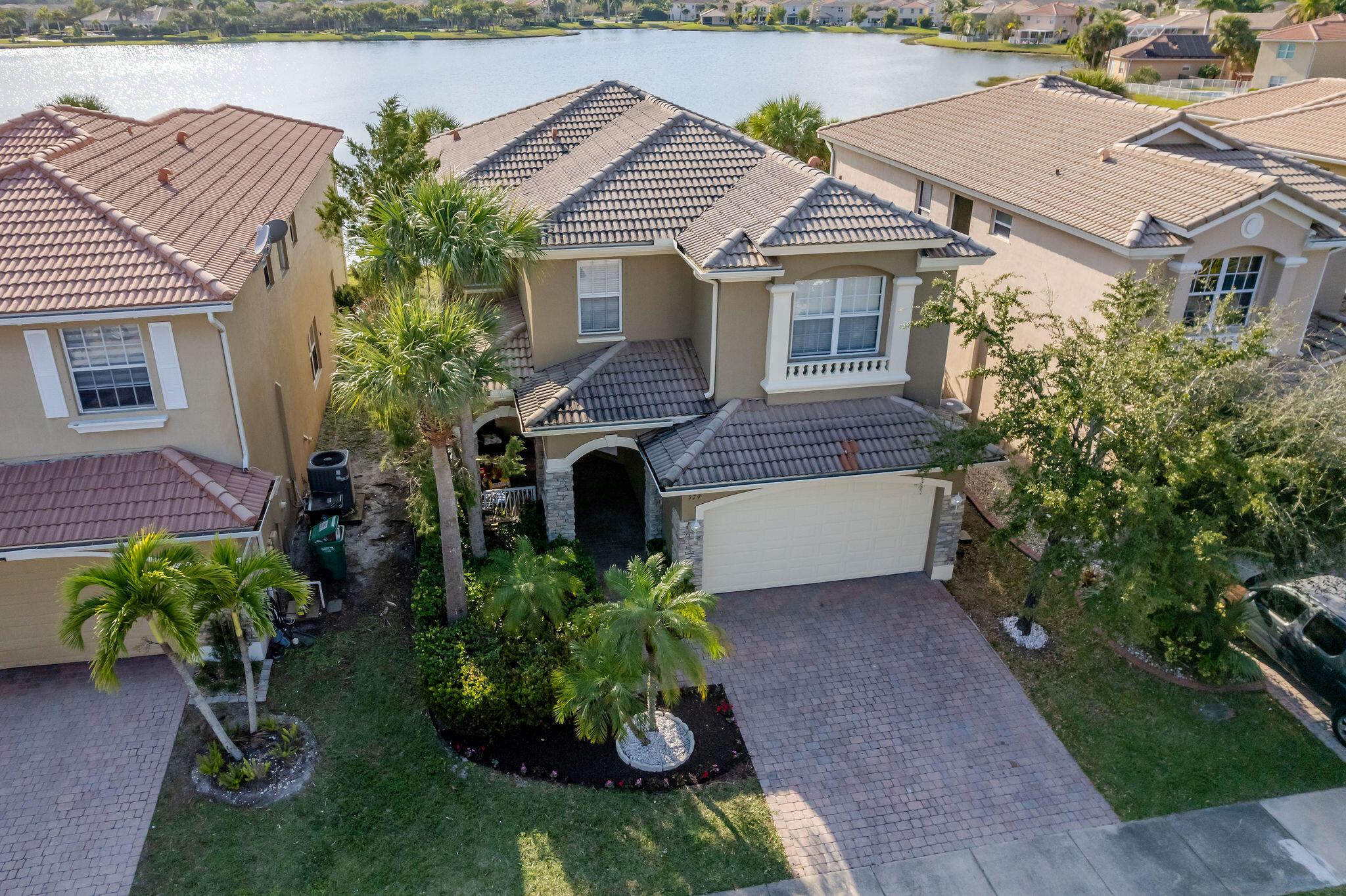 VIZCAYA FALLS - Residential