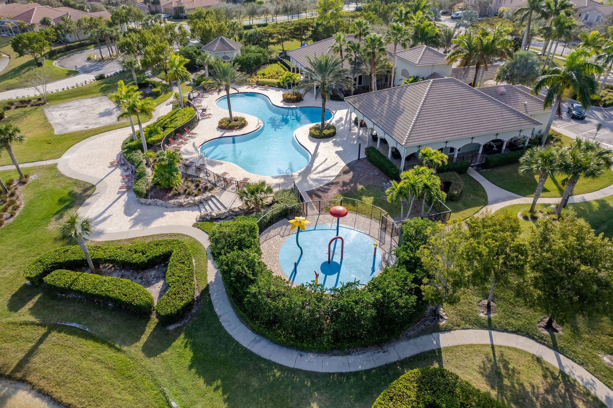 VIZCAYA FALLS - Residential