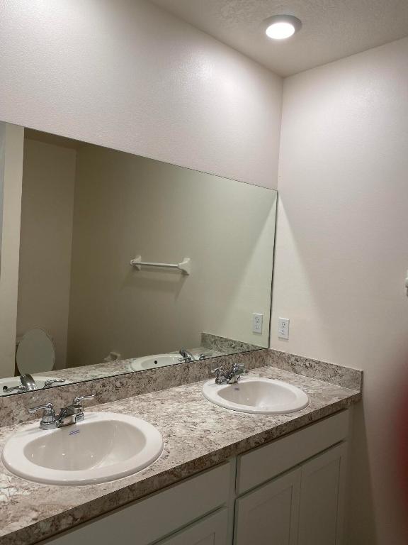 Crosstown Commons - Residential Lease