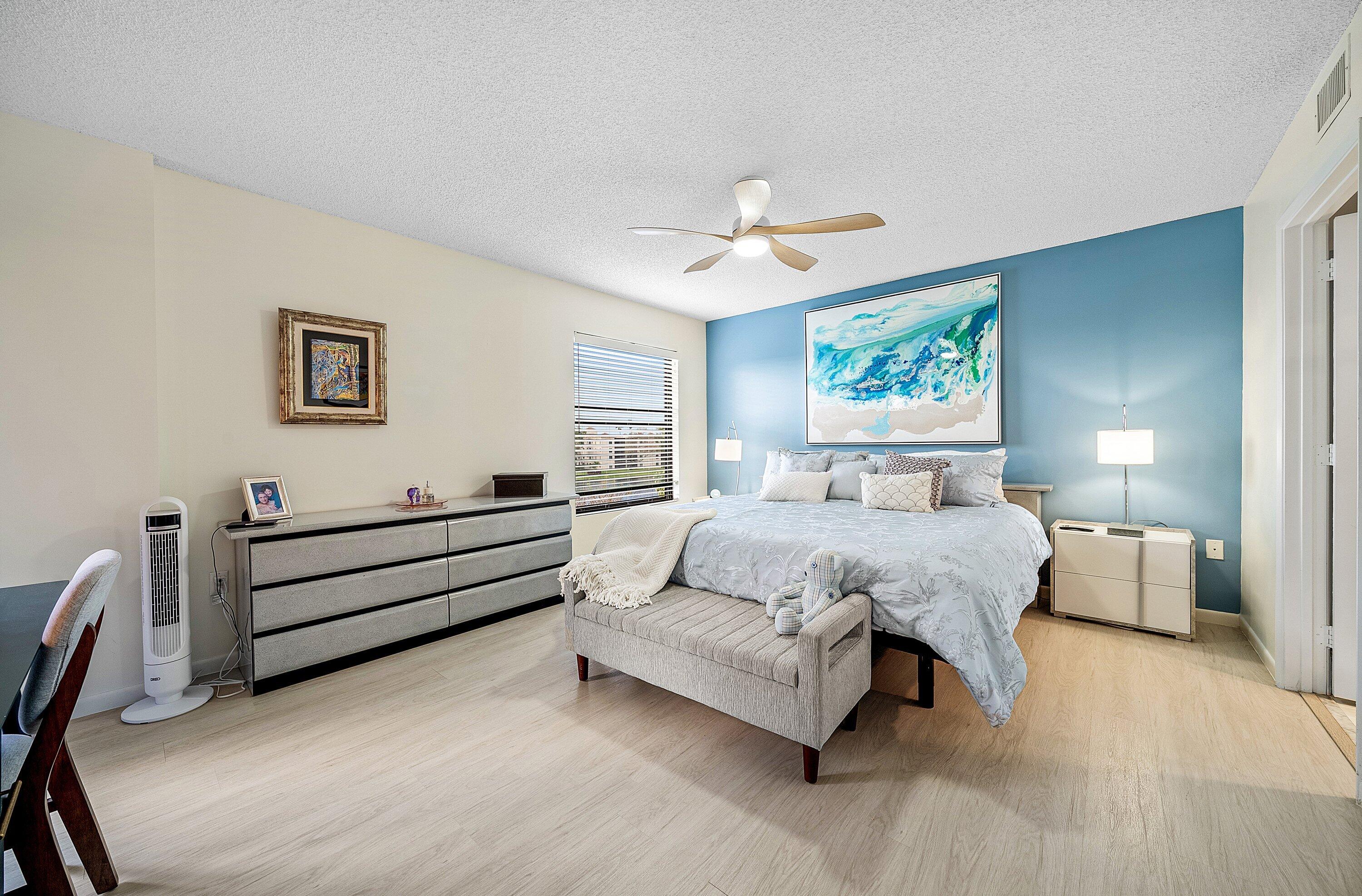 HUNTINGTON POINTE - Residential