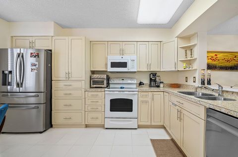 Tiny photo for 6065 Pointe Regal Circle, Delray Beach, FL 33484 (MLS # B26015548)