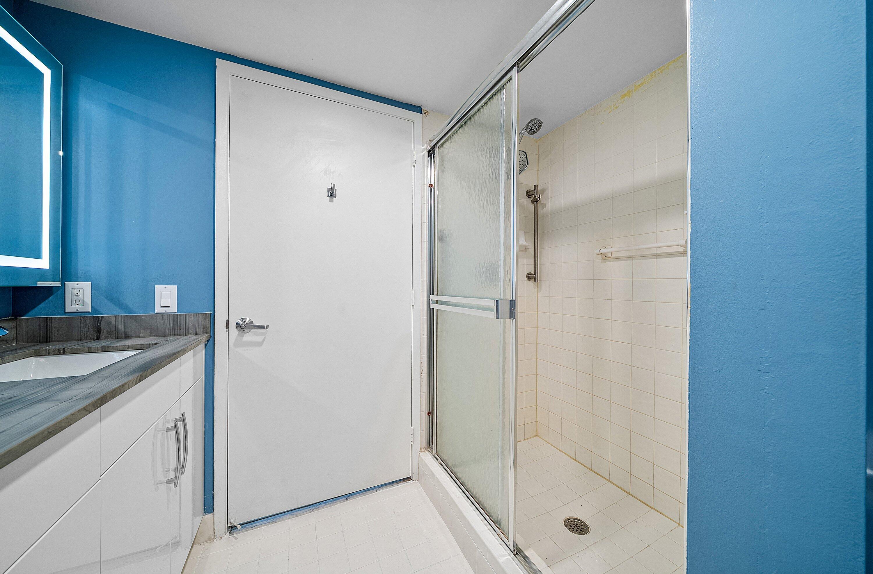 HUNTINGTON POINTE - Residential