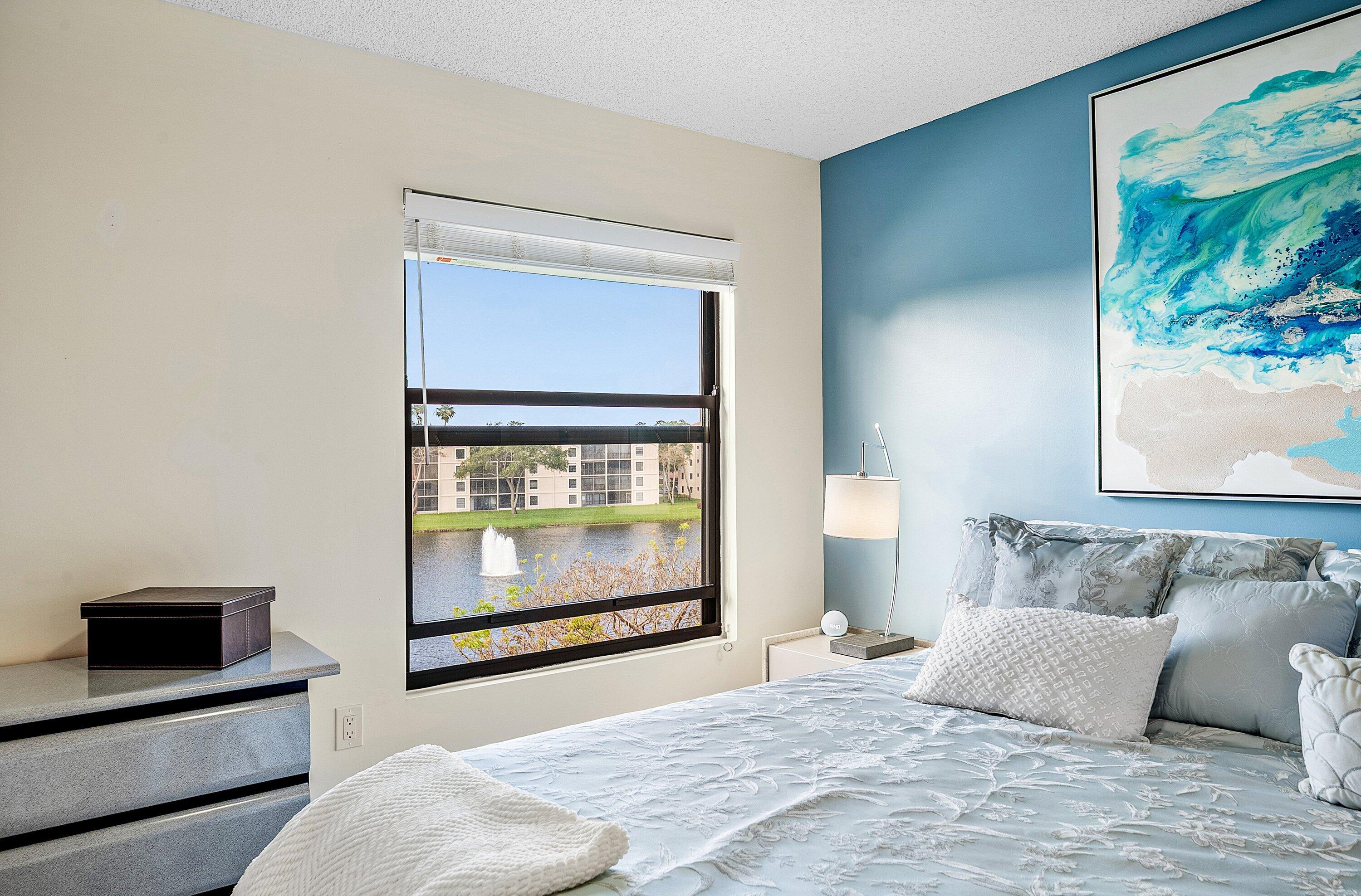 HUNTINGTON POINTE - Residential