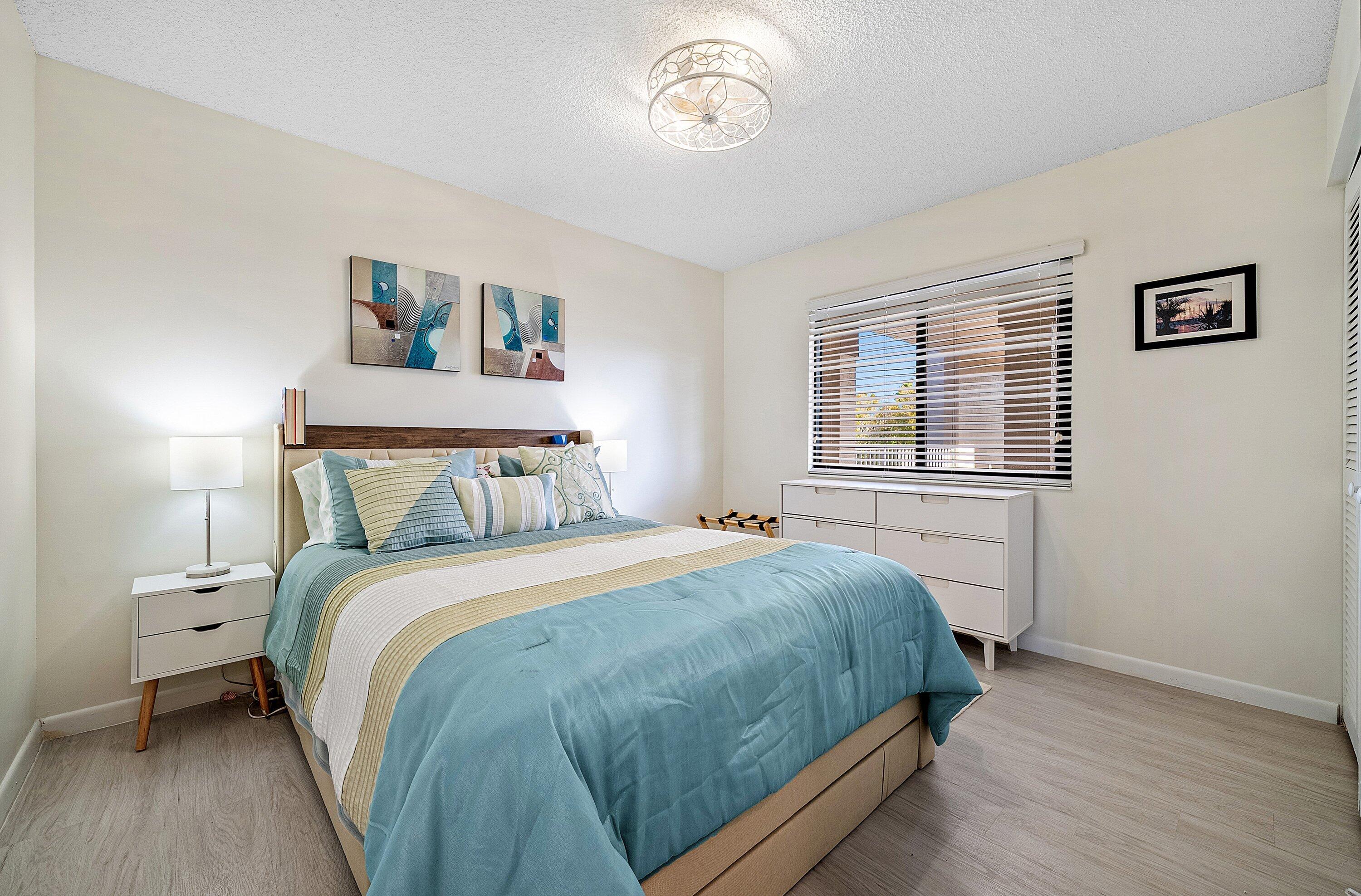 HUNTINGTON POINTE - Residential