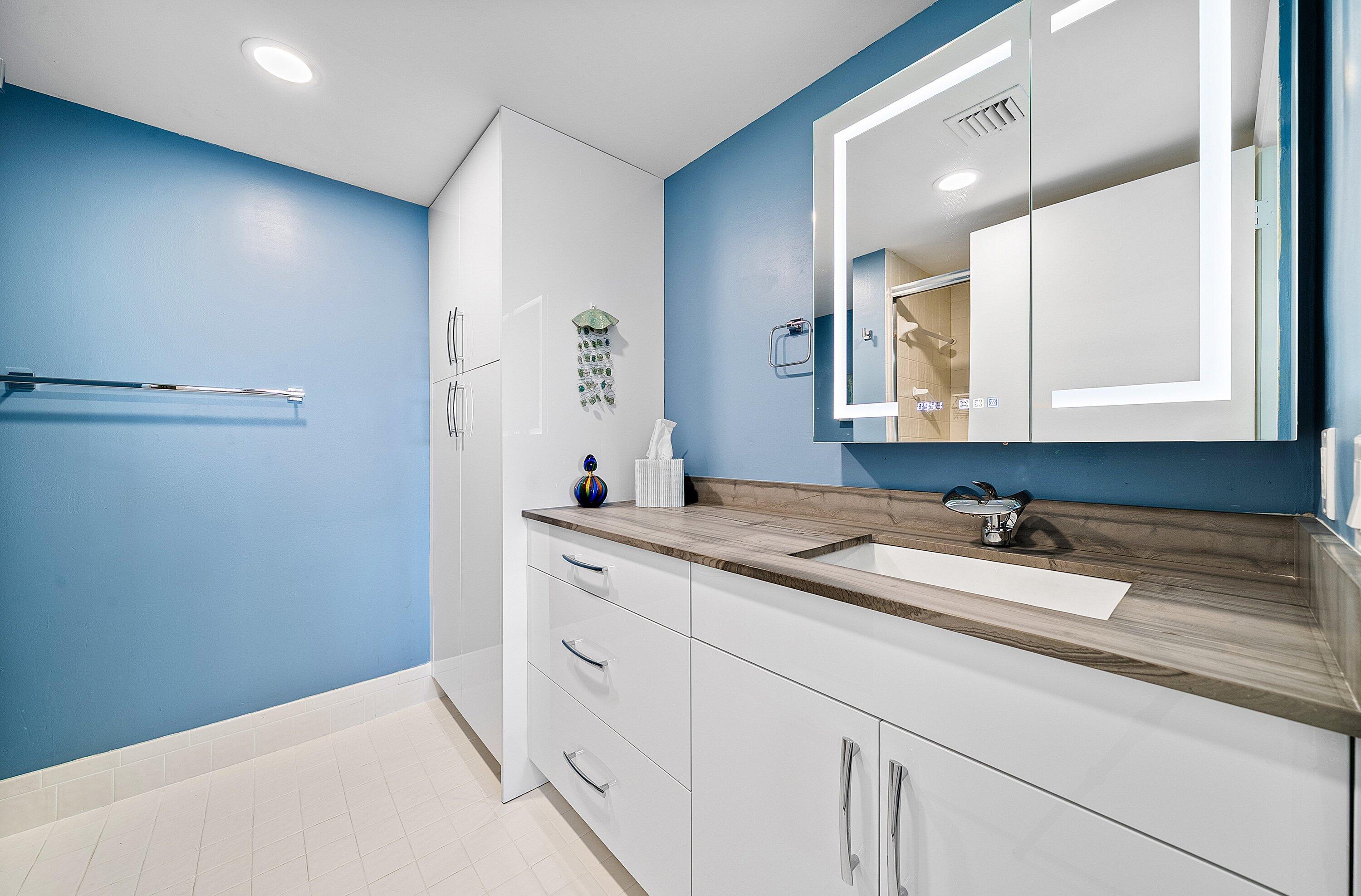 HUNTINGTON POINTE - Residential